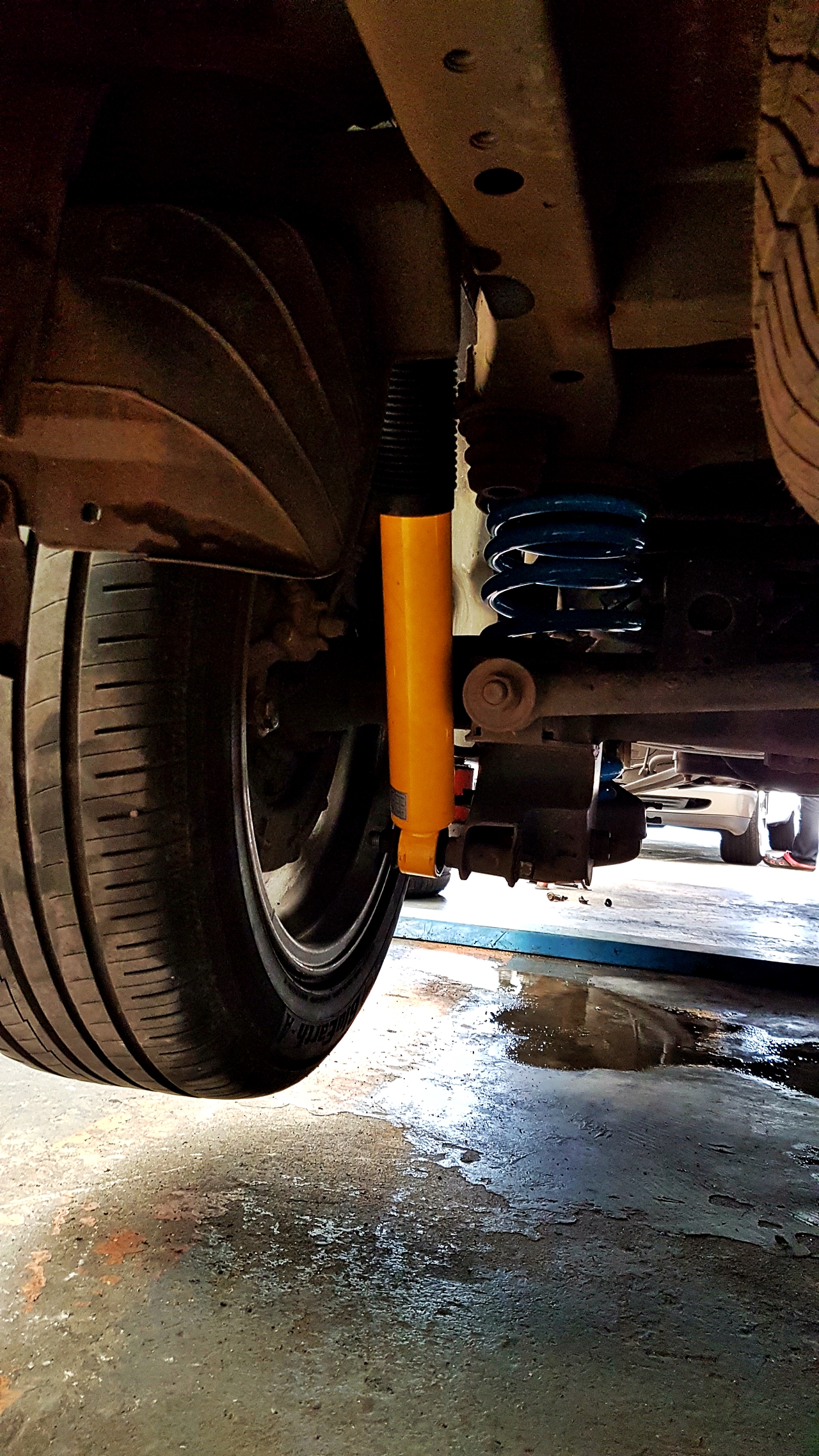 HYUNDAI H-1 DELUXE รถคุณดุล คันที่ 2 [ เบาะ + คอนโซล + ช่วงล่าง + แดมป์ + กุหลังคา + พรม + ล้อ + ประตูท้ายไฟฟ้า ] - นข 1515