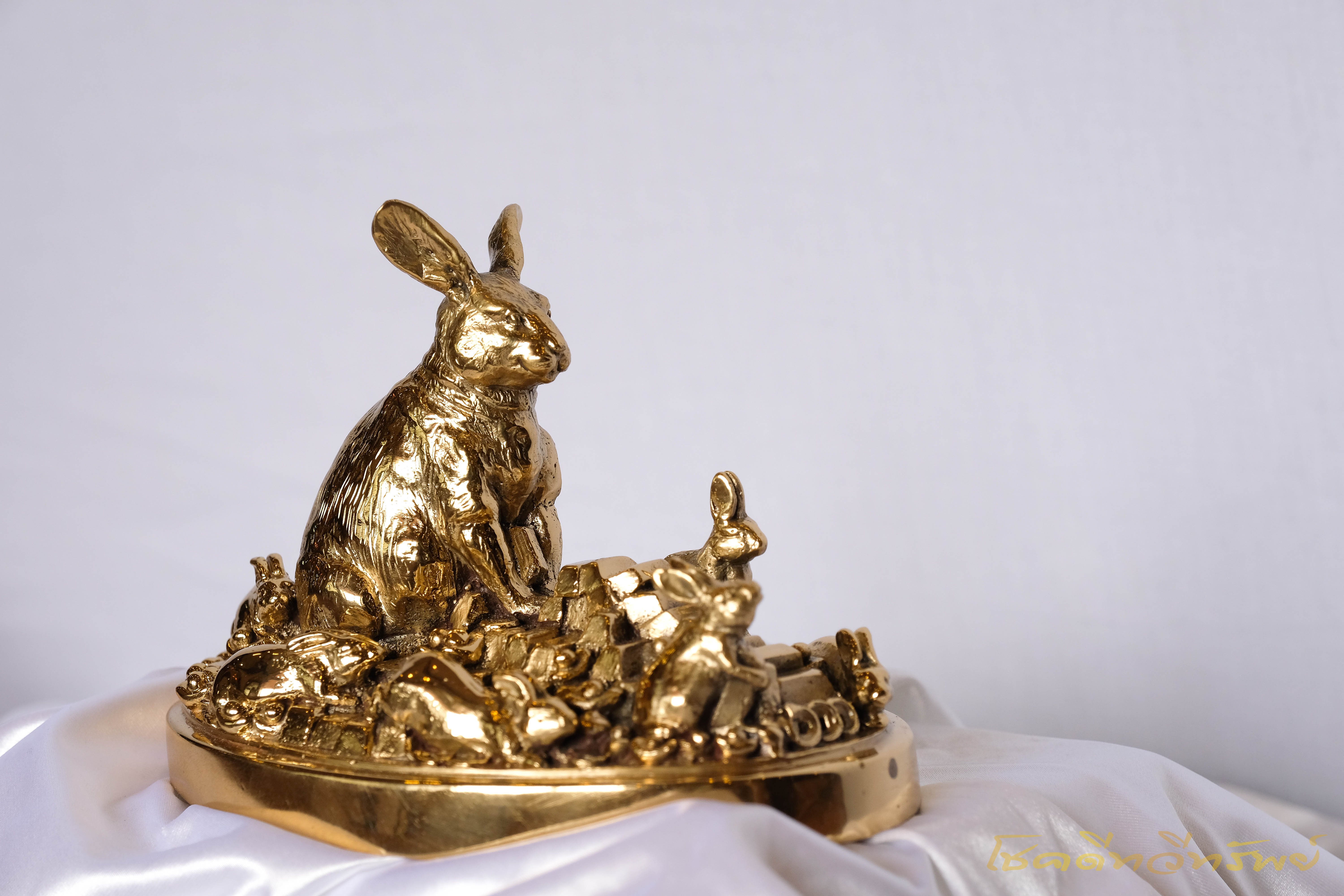 รูปปั้นกระต่ายมงคล