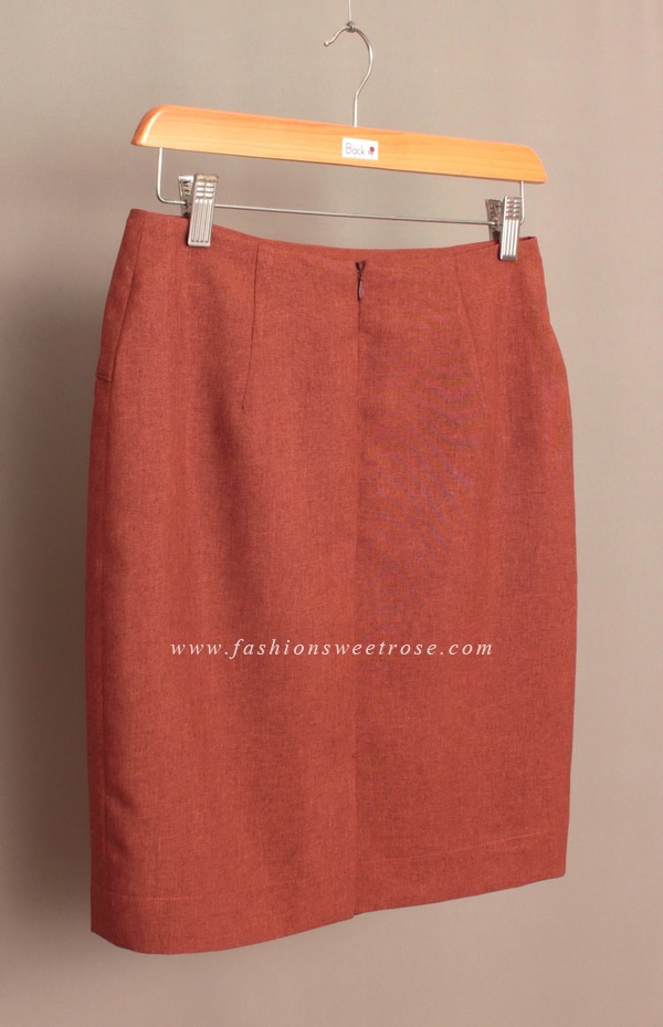 กระโปรงทรงสอบ ผ้าคอตต้อนลินินไอริสสีส้มอิฐ ด้านหน้ากระโปรงดีไซน์เรียบหรู / SK-441