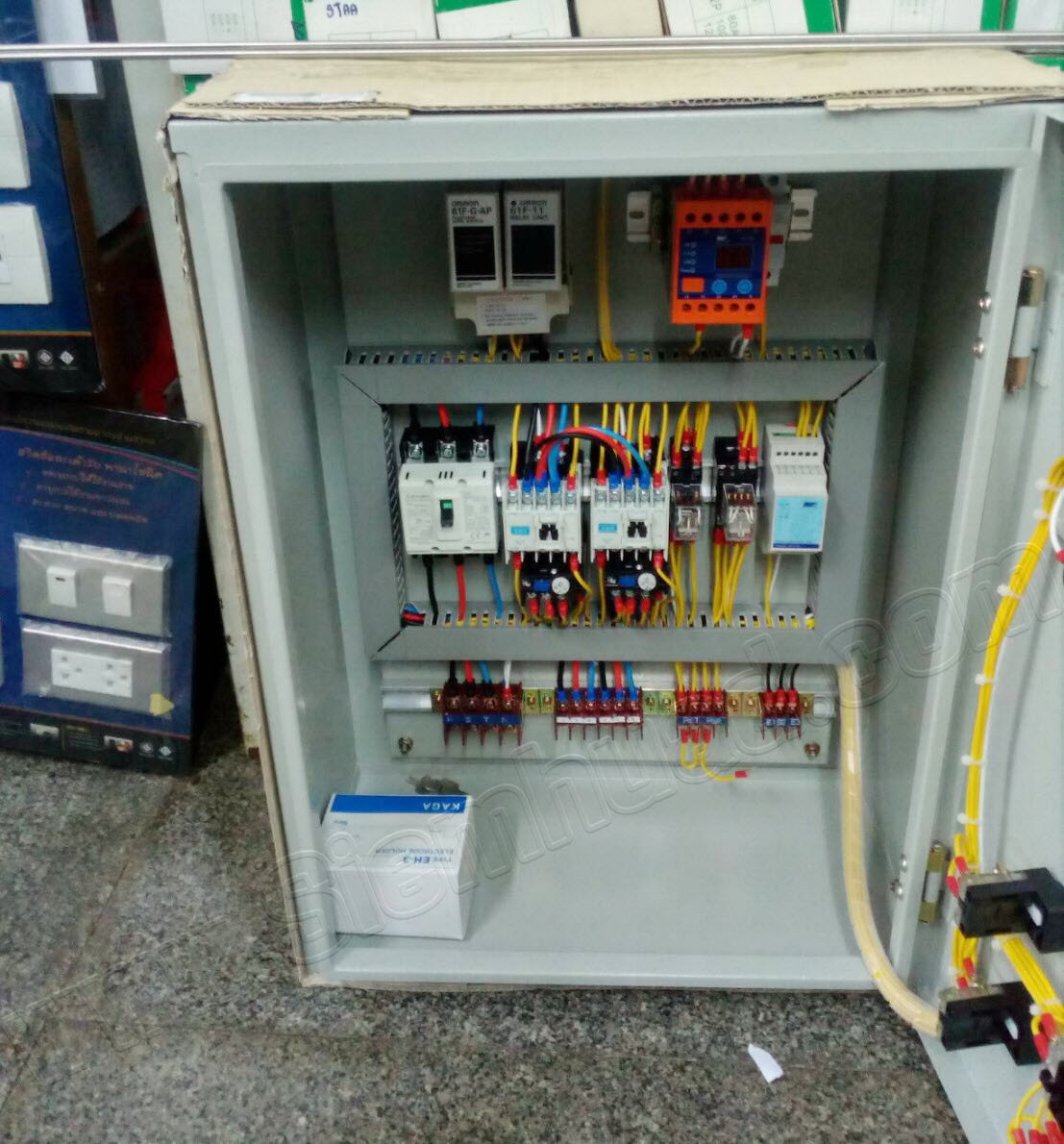 ตู้ไฟฟ้าควบคุมปั้มน้ำสลับการทำงาน ออโตเมติก (อุปกรณ์ไฟฟ้า Control Switch, Floatless Level Controller (OMRON), PHASE PROTECTOR (WIP), MOLD CASE CIRCUIT BREAKER, MAGNETIC CONTRACTOR (MITSUBISHI), Relay (OMRON), Latching Relay (WIP)..,
