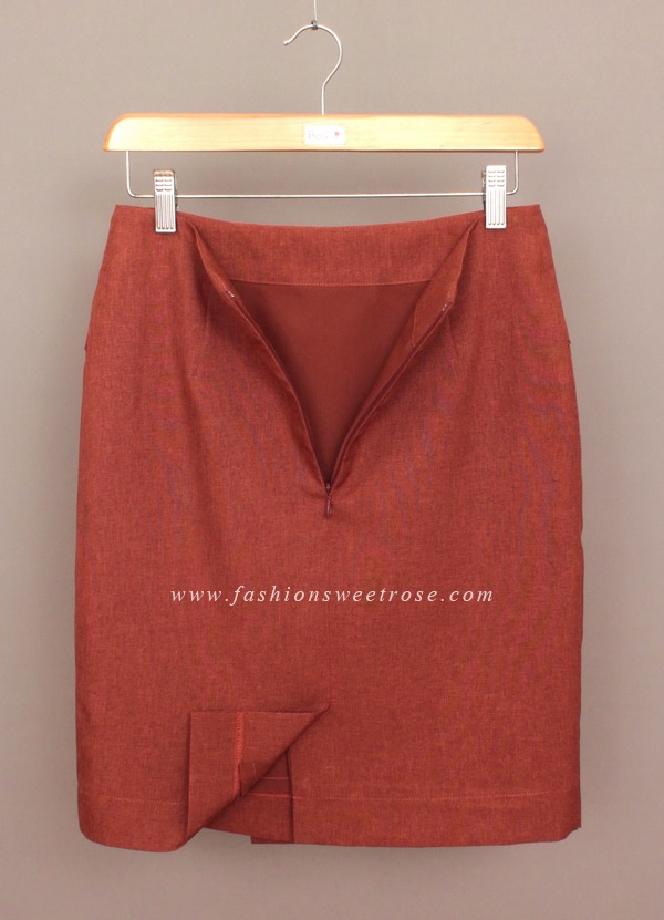 กระโปรงทรงสอบ ผ้าคอตต้อนลินินไอริสสีส้มอิฐ ด้านหน้ากระโปรงดีไซน์เรียบหรู / SK-441