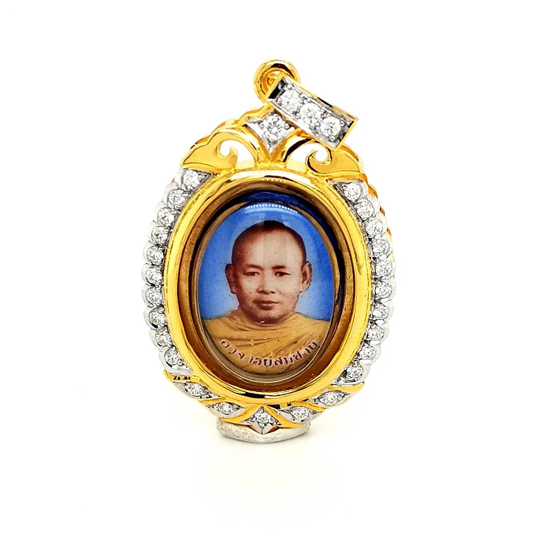 เลี่ยมกรอบพระฝังเพชร
