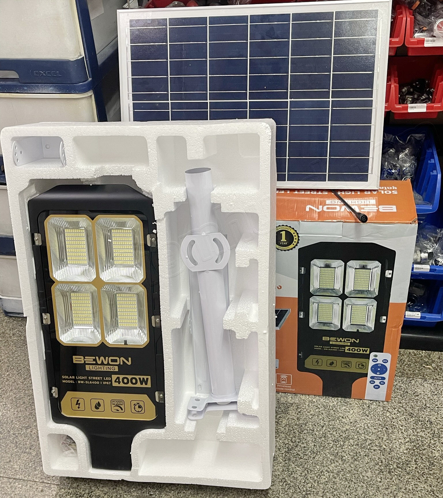 โคมไฟถนนโซล่าเซลล์ แบบแยกแผงโซล่าเซลล์ / แบบแยกแผงโซล่าเซลล์ 3แสง LED STREET LIGHT SOLAR CELL (BEWON) BW-SL6200 (200W), BW-SL6400 (400W), BW-SL6600 (600W), BW6300L3 3แสง (300W)