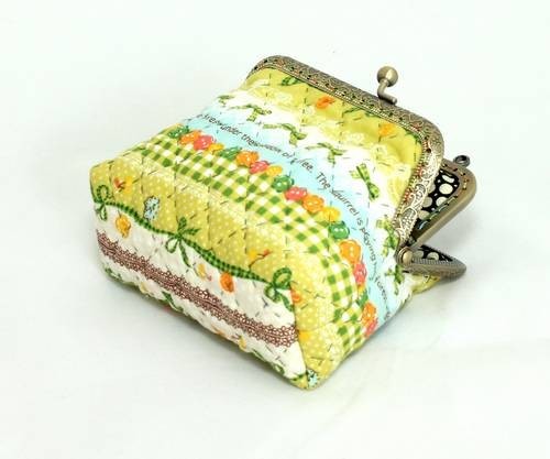 QLT-008 กระเป๋าปิ๊กแป๊กแบบ 2 ช่อง ใส่เหรียญและธนบัตร ผ้าลายโบว์และกระดุมโทนเขียว