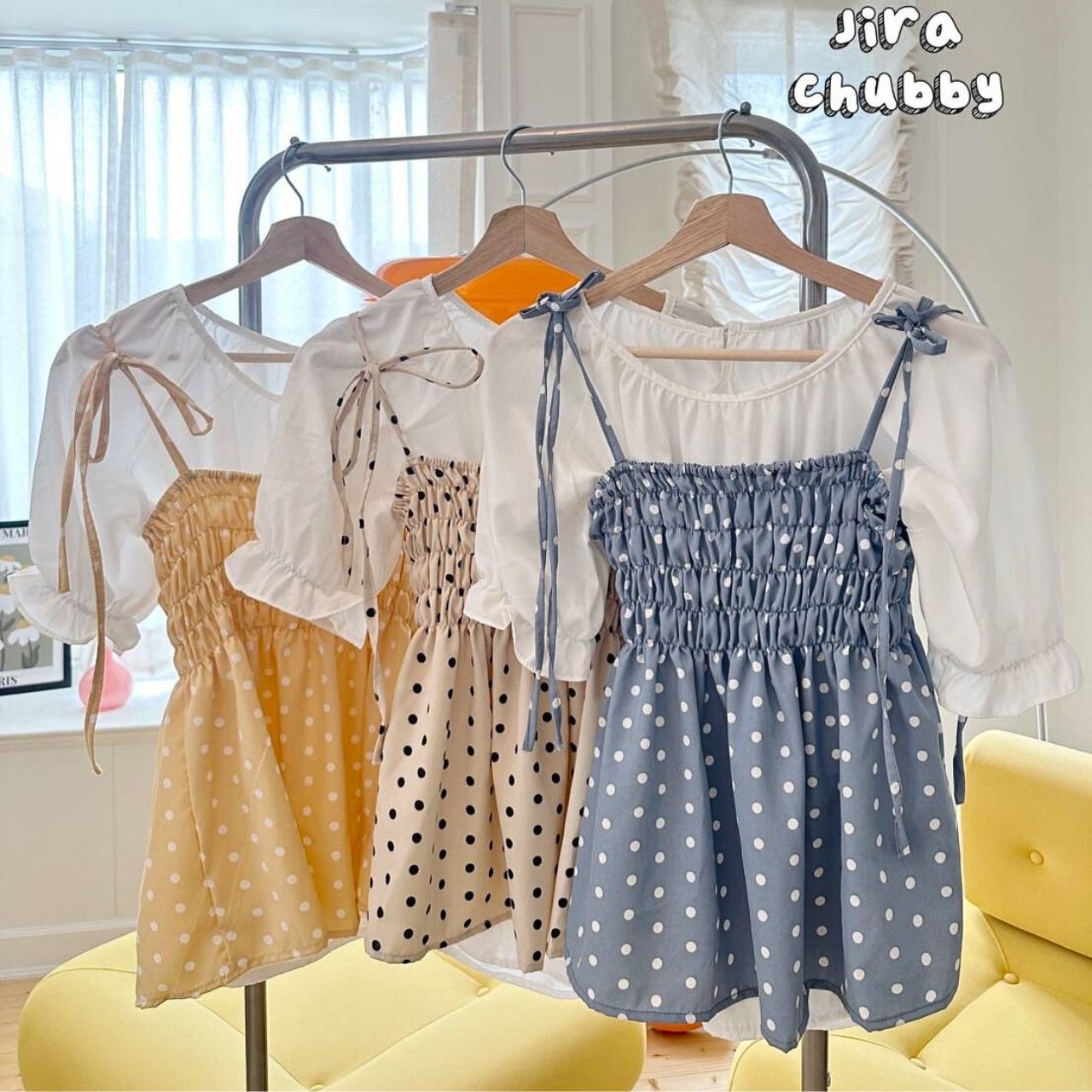 J142 เสื้อสาวอวบ เสื้อ 2 ชิ้น เสื้อ+เอี้ยมตัวนอก ผ้าไหมอินตาลี่ ตัวเอี้ยมสม็อคทั้งตัว ฟ้า เหลือง ครีม อก48"(หน้าผ้า50")