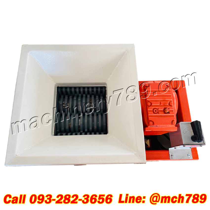 เครื่องบดย่อย2แกนขนาดเล็ก รุ่น MONO1 220V/1.5KW กำลังผลิต100-200 กก./ชม.(ขึ้นอยู่กับแต่ละวัตถุดิบที่นำมาบดย่อย)เครื่องบดพลาสติกและกระดาษ เครื่องบดย่อยขยะ เครื่องโม่พลาสติก เครื่องบดพลาสติก เครื่องทำลายเอกสาร เครื่องย่อยกระดาษ PLASTIC & PAPER CRUSHER MACHI