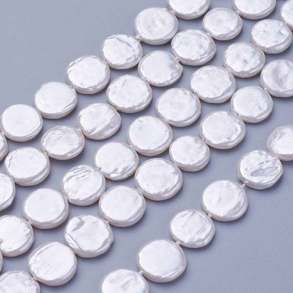 ลูกปัดหอยมุกแท้ กลมแบนขนาด 12~13.5x2.5~3mm, รู 0.5mm สีสโนว ร้อยเป็นเส้น 1 เส้นประมาณ 29-32 เม็ด