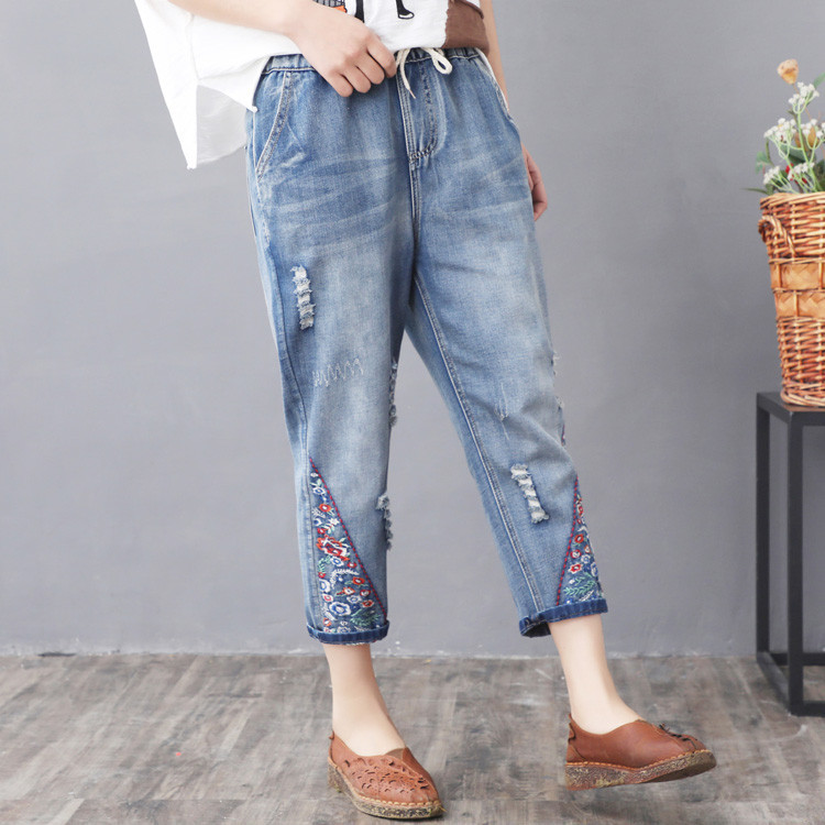 JPNT-005 กางเกงยีนส์ขายาว 5 ส่วน ปักลายดอกไม้ ปลายขาดูเก๋ เอวยางยืด เนื้อผ้านิ่มไม่หนา