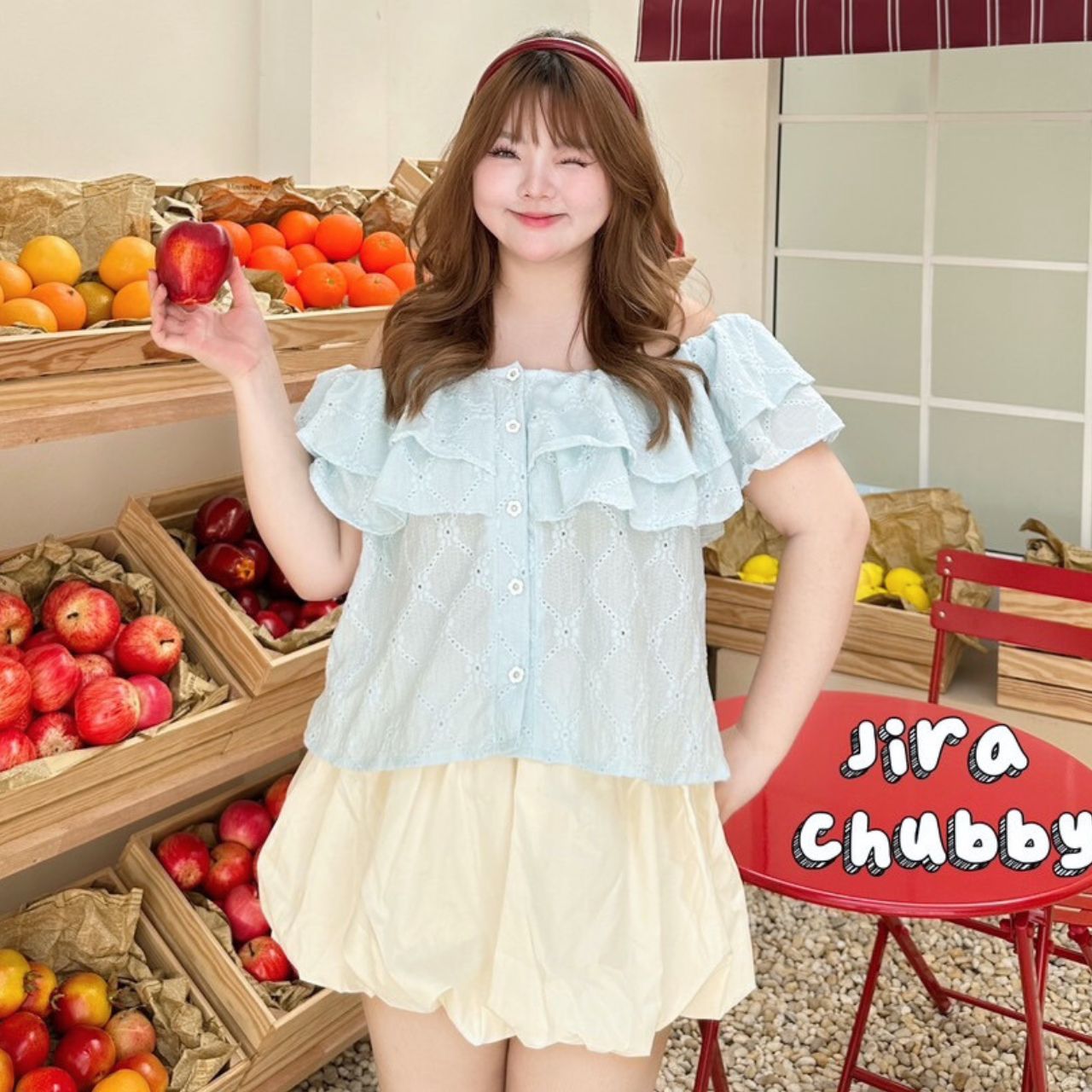 J130 เสื้อสาวอวบ เปิดไหล่ ผ้าฉลุ กระดุมดอกไม้ ถอดติดใช้งานได้ อกได้ถึง50 หน้าผ้า52นิ้ว ฟ้า ขาว ชมพู อก 40-50 นิ้ว