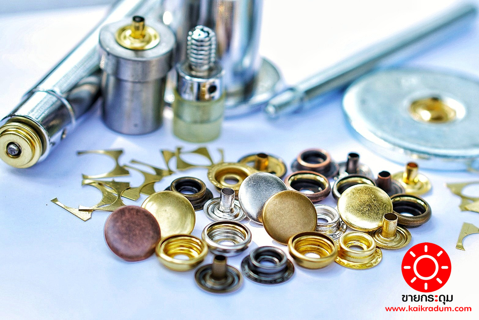 กระดุมแป๊ก 47 ขนาด 12.5 มิลลิเมตร เนื้อทองเหลืองแท้ สีทองเหลืองรมดำ