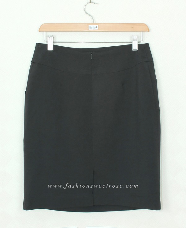SK-361 กระโปรงแฟชั่น-ทำงาน ทรงสอบ ผ้าไหมอิตาลีสีดำ ด้านหน้ากระโปรงดีไซน์สวยเก๋ มีกระเป๋าข้าง