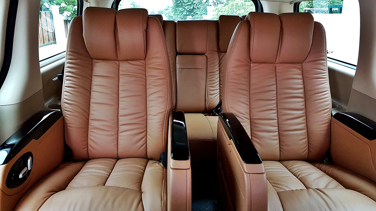 HYUNDAI H-1 DELUXE รถคุณเอกชัยศรีวิชัย [ เบาะ + คอนโซลสูง + เครื่องเสียง + ชุดแต่ง ] - ฮบ7971