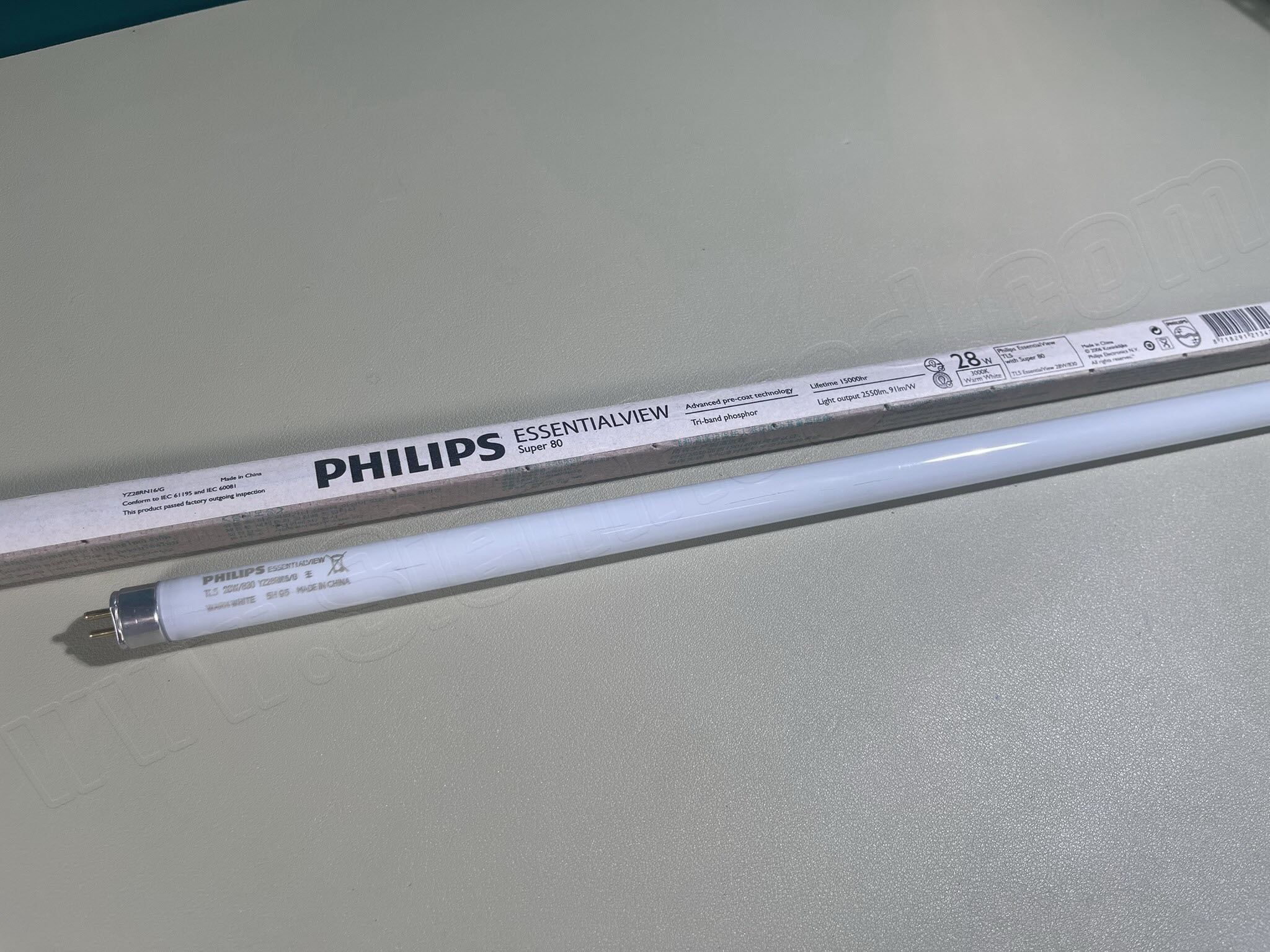 หลอดไฟฟ้า ESSENTIAL // TL5 28W/865 แสง daylight, TL5 28W/840 แสง cool white, TL5 28W/830 แสง wram white (PHILIPS)
