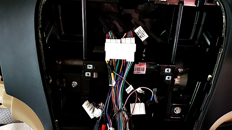 HYUNDAI H-1 ELITE 2016 [ จอแท้ตรงรุ่น + กล้องหลังแท้ + จอเพดาน + ดิจิตอลทีวี ] {ฉ3760}