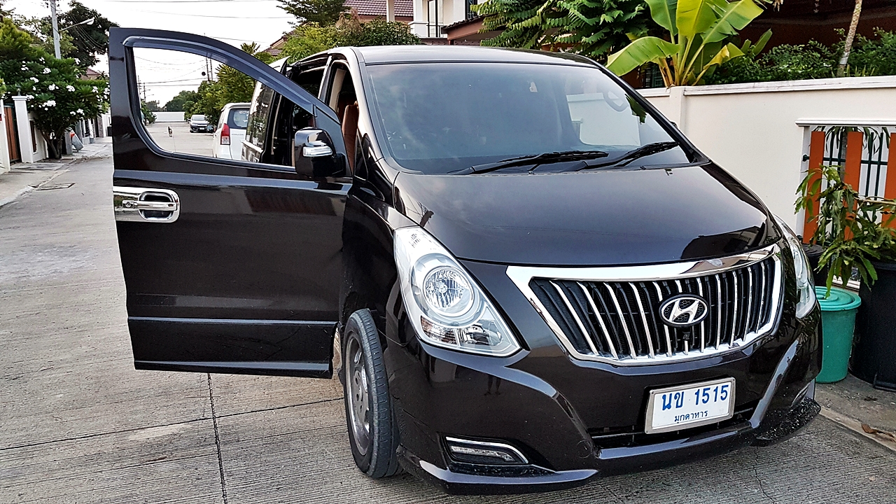 HYUNDAI H-1 DELUXE รถคุณดุล คันที่ 2 [ เบาะ + คอนโซล + ช่วงล่าง + แดมป์ + กุหลังคา + พรม + ล้อ + ประตูท้ายไฟฟ้า ] - นข 1515
