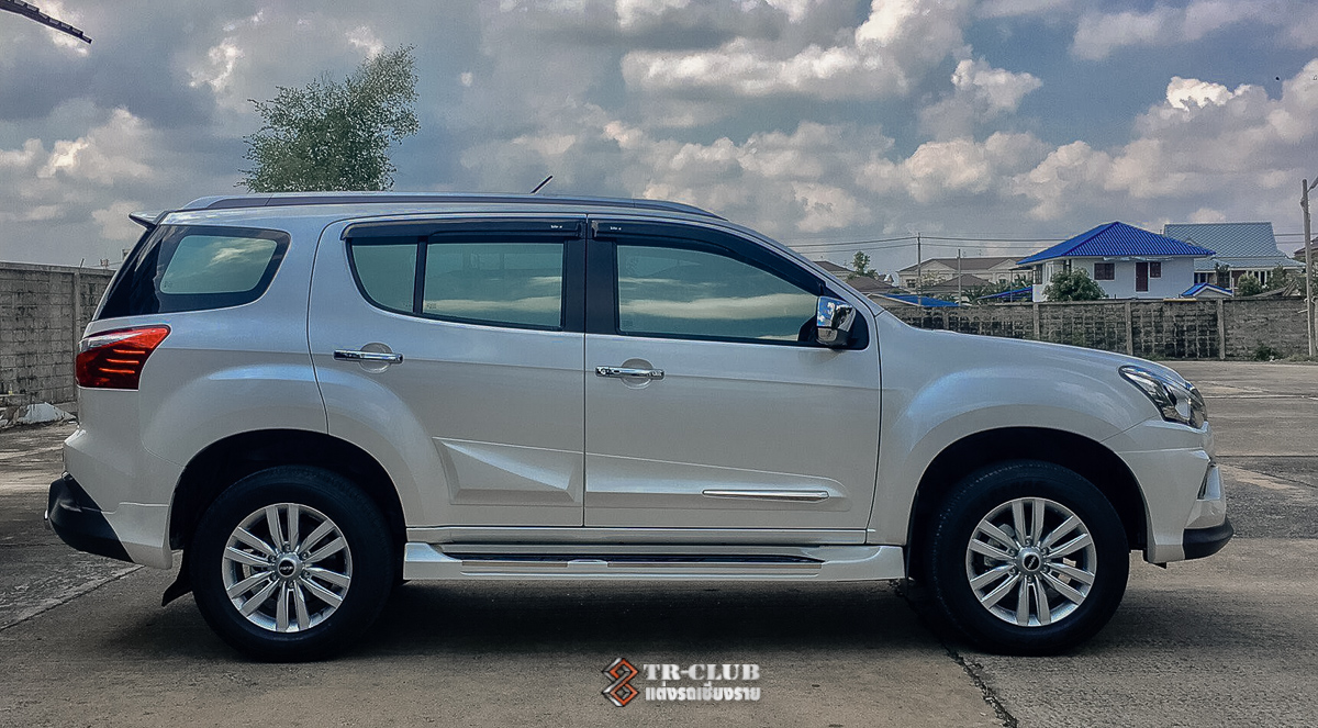 ชุดแต่งสเกิร์ตรอบคัน FS-FREEFORM V1 MU-X 2017-2019