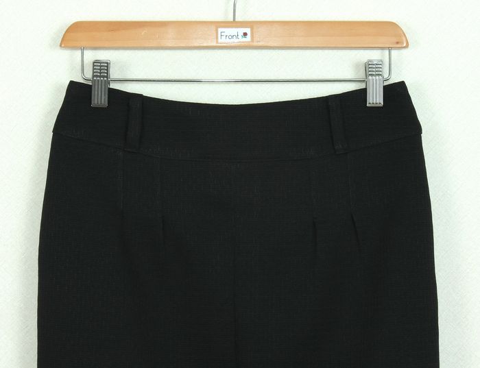 SK-267 กระโปรงแฟชั่น&ทำงาน ทรงสอบแบบผ่าหน้า ผ้า FENDI สีดำ ด้านหน้ากระโปรงจับจีบทวิส