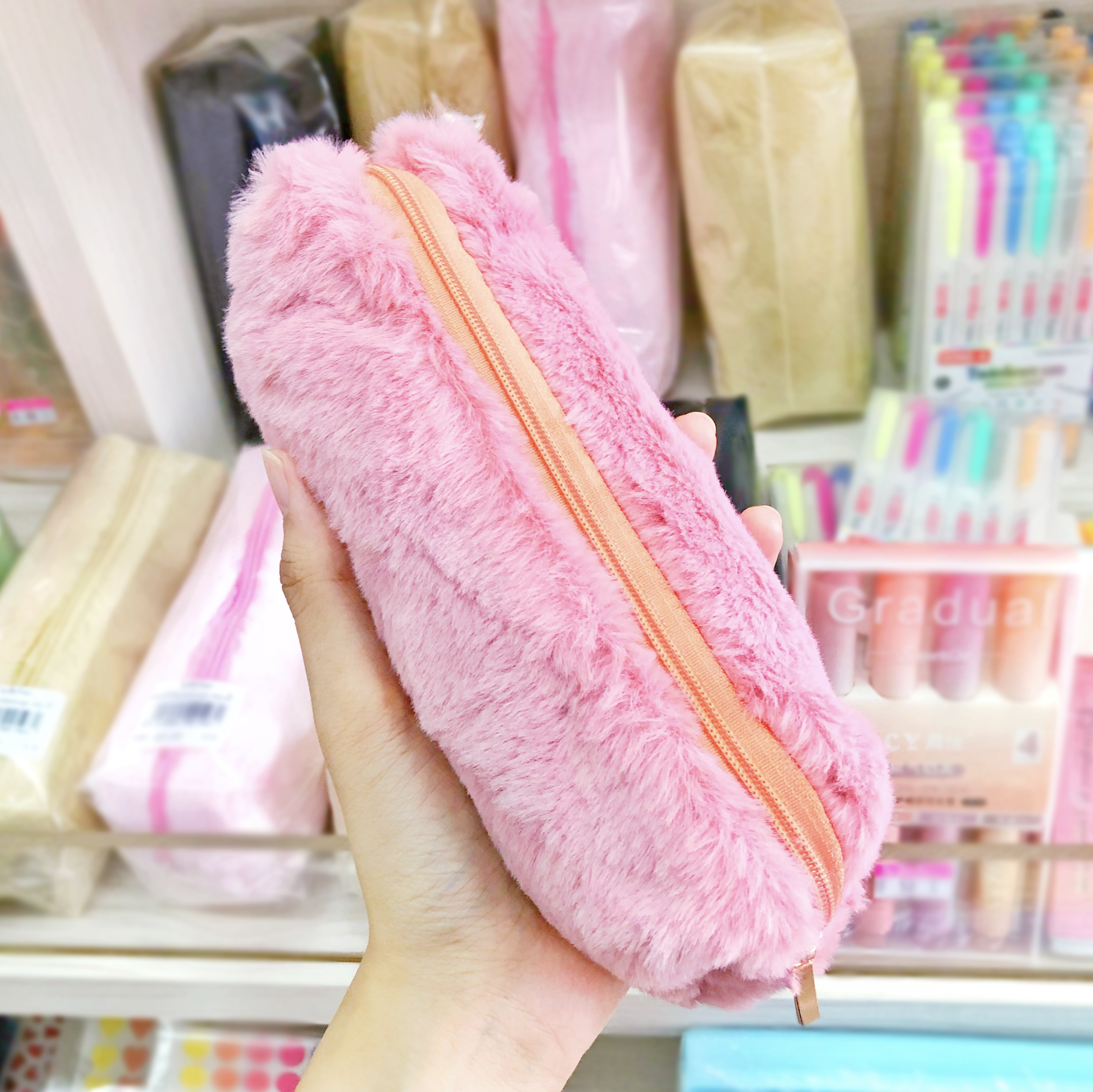 กระเป๋าดินสอ ขนนุ่มฟู กระเป๋าดินสอน่ารัก สีพื้น รุ่น H350 LUCK BOBO
