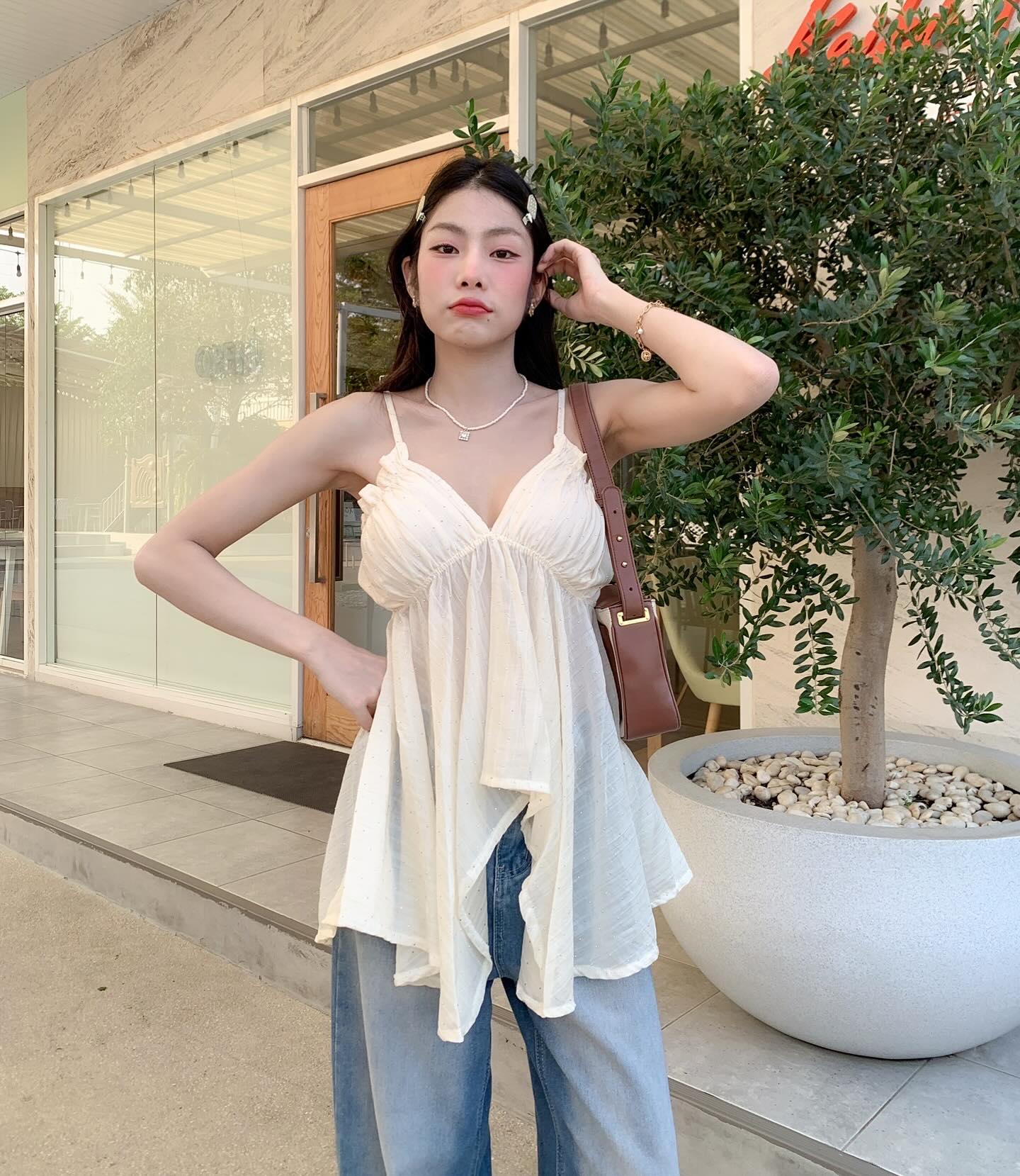 (Blossom top) 🦋🤍 เสื้อสายเดี่ยวตัวยาว