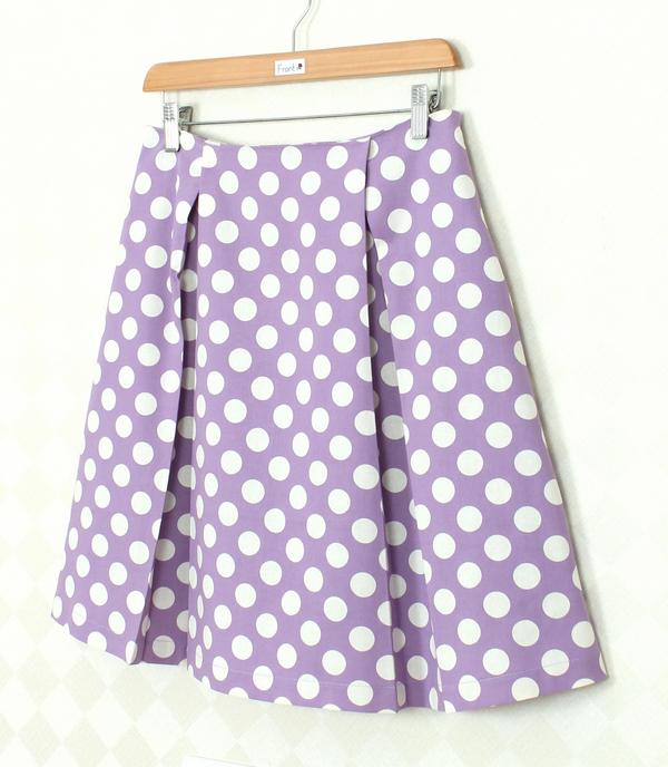 SK-345 กระโปรงแฟชั่น&ทำงาน ทรงบาน ผ้าคอตต้อนลินินญี่ปุ่นพิมพ์ลาย POLKA DOT จุดขาวพื้นม่วง