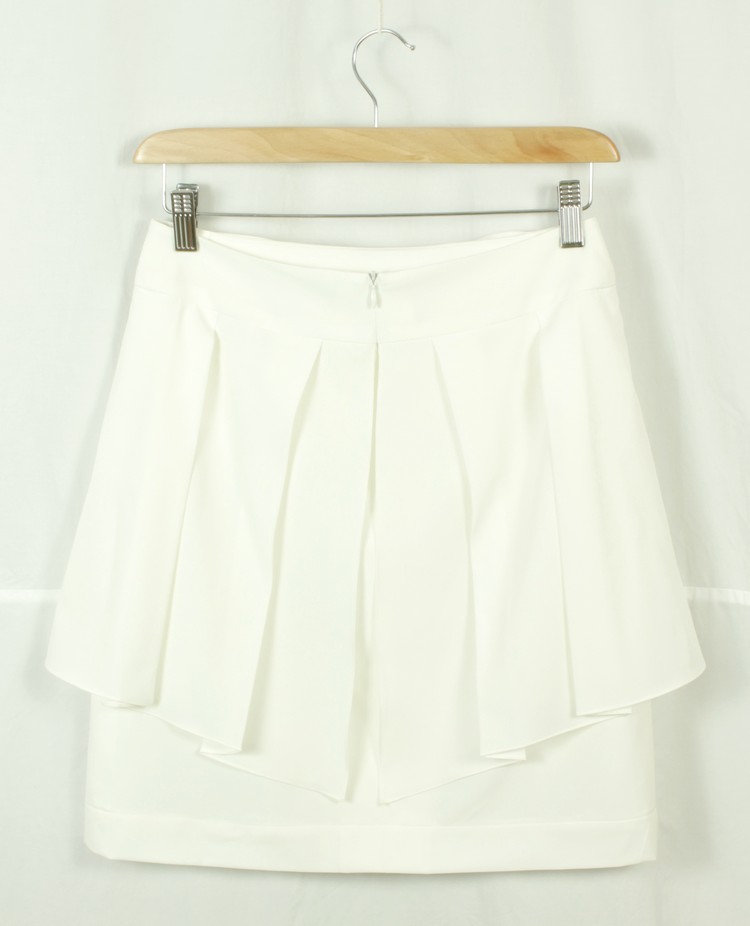 SK-153 กระโปรงแฟชั่น&ทำงาน ผ้าไหมอิตาลีสีขาวออฟไวท์ มีโบว์ซ้อนกัน 2 ชั้น