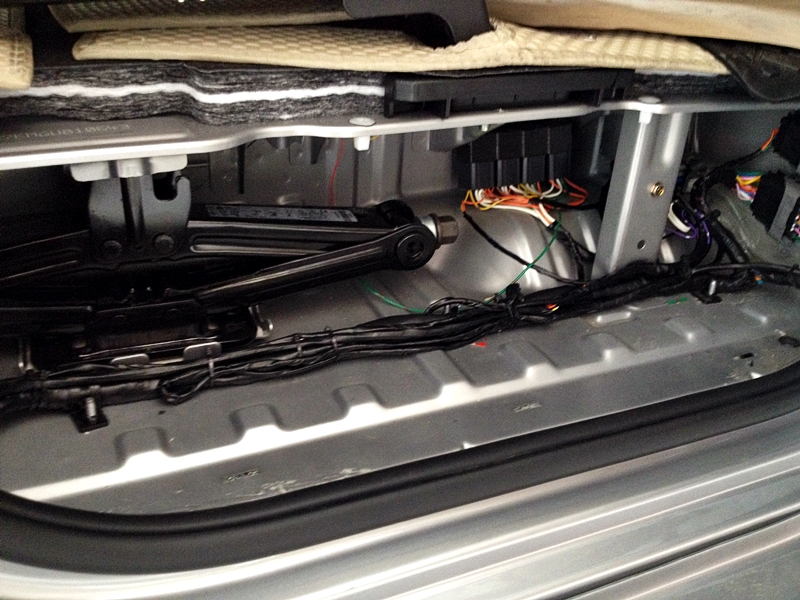 HYUNDAI H-1 TOURING 2016 [ ประตูไฟฟ้า 2 ข้าง + เครื่องเสียง + ชุดแต่งรอบคัน + ผ้าม่าน ] {บ5742}