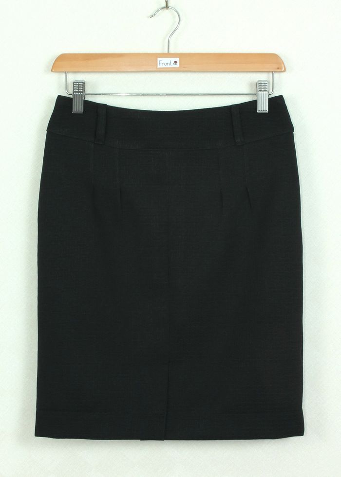 SK-267 กระโปรงแฟชั่น&ทำงาน ทรงสอบแบบผ่าหน้า ผ้า FENDI สีดำ ด้านหน้ากระโปรงจับจีบทวิส
