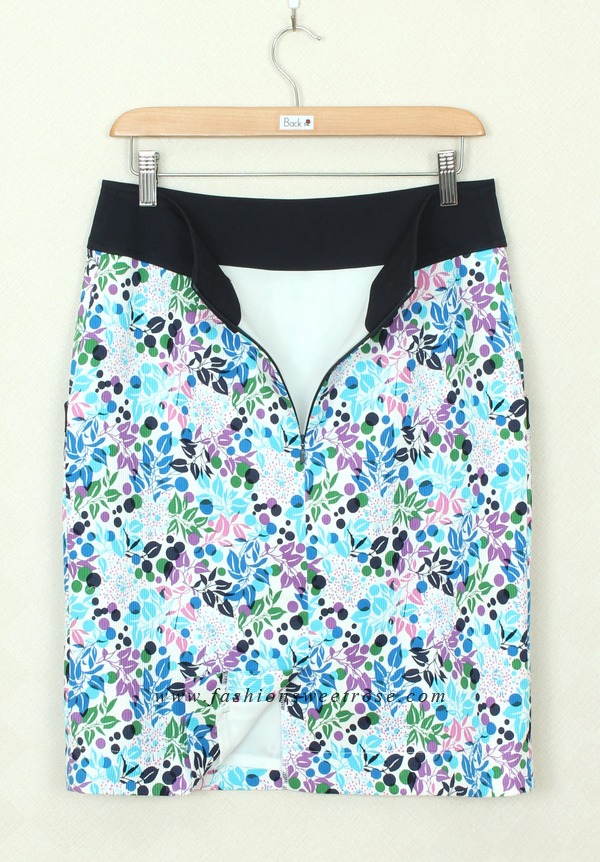 SK-300 กระโปรงแฟชั่น&ทำงาน ทรงสอบ ผ้าคอตต้อนญี่ปุ่นผสมเนื้อสเปนเด็กส์ พิมพ์ลายดอกไม้โทนฟ้า