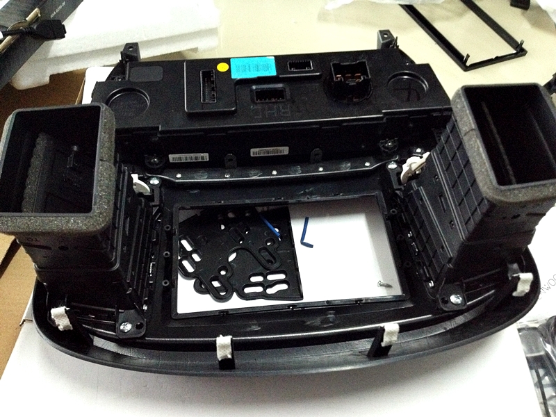 HYUNDAI H-1 TOURING 2016 [ ประตูไฟฟ้า 2 ข้าง + เครื่องเสียง + ชุดแต่งรอบคัน + ผ้าม่าน ] {บ5742}