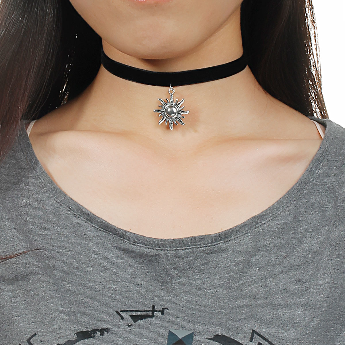 สร้อยคอ Choker แฟชั่น ริบบิ้นกำมะหยี่สีดำ จี้เงินรูปดวงอาทิตย์ รอบคอ ยาว 35cm 1 เส้น