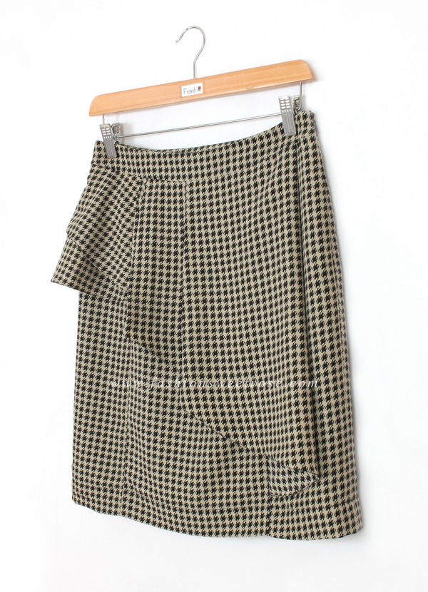 SK-407 กระโปรงแฟชั่น&ทำงาน ทรงสอบ ผ้า High-Twist พิมพ์ลายชิโนริโทนดำ