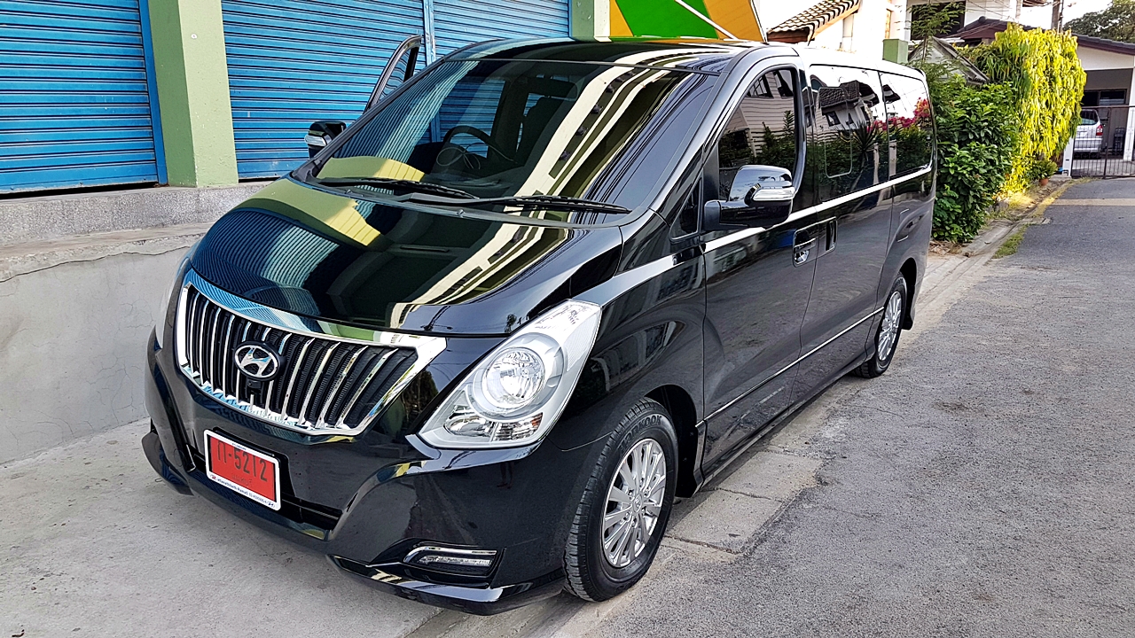 HYUNDAI H-1 ELITE 2017 [ จอหน้า pioneer 8850 + เครื่องเสียงชุดใหญ่ + ประตูไฟฟ้า 1 ข้าง + เบาะ vip + ท้าย 60:40 + คอนโซลเตี้ย ] {ฮล2626 , ก5212 }