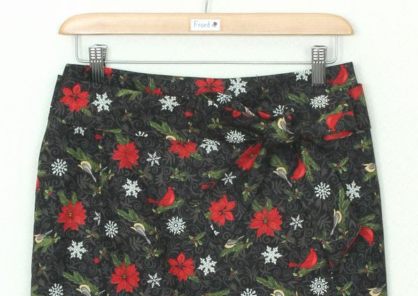 SK-337 กระโปรงแฟชั่น&ทำงาน ทรงสอบ ผ้าคอตต้อนญี่ปุ่นพิมพ์ลายดอกไม้และนก โทนสีเข้ม พร้อมโบว์คาดเอว