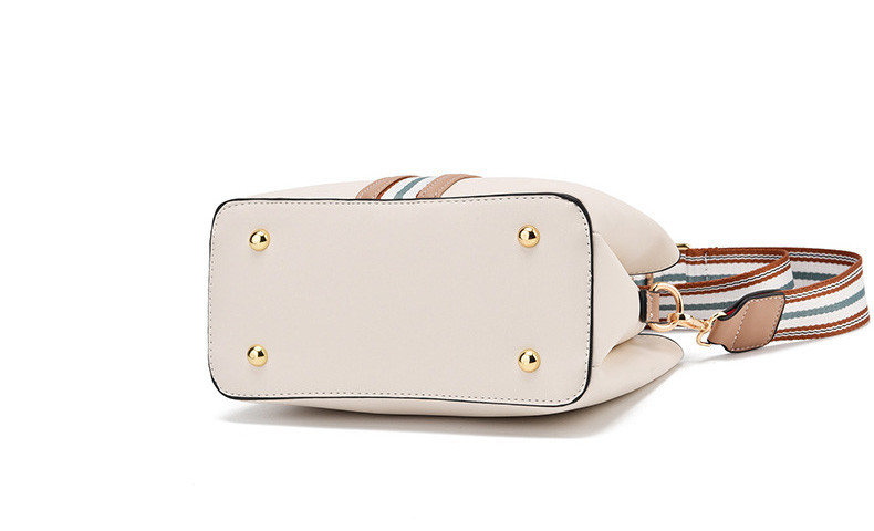 BAG-001 กระเป๋าถือแฟชั่นพร้อมสายสะพายสำหรับคุณผู้หญิง สีขาวออฟไวท์