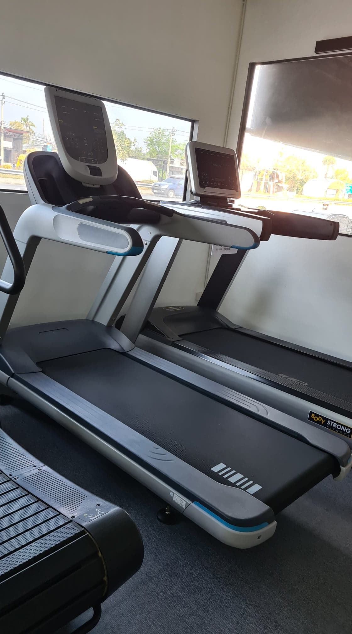 ลู่วิ่งไฟฟ้า AT1400 Commercial X8700