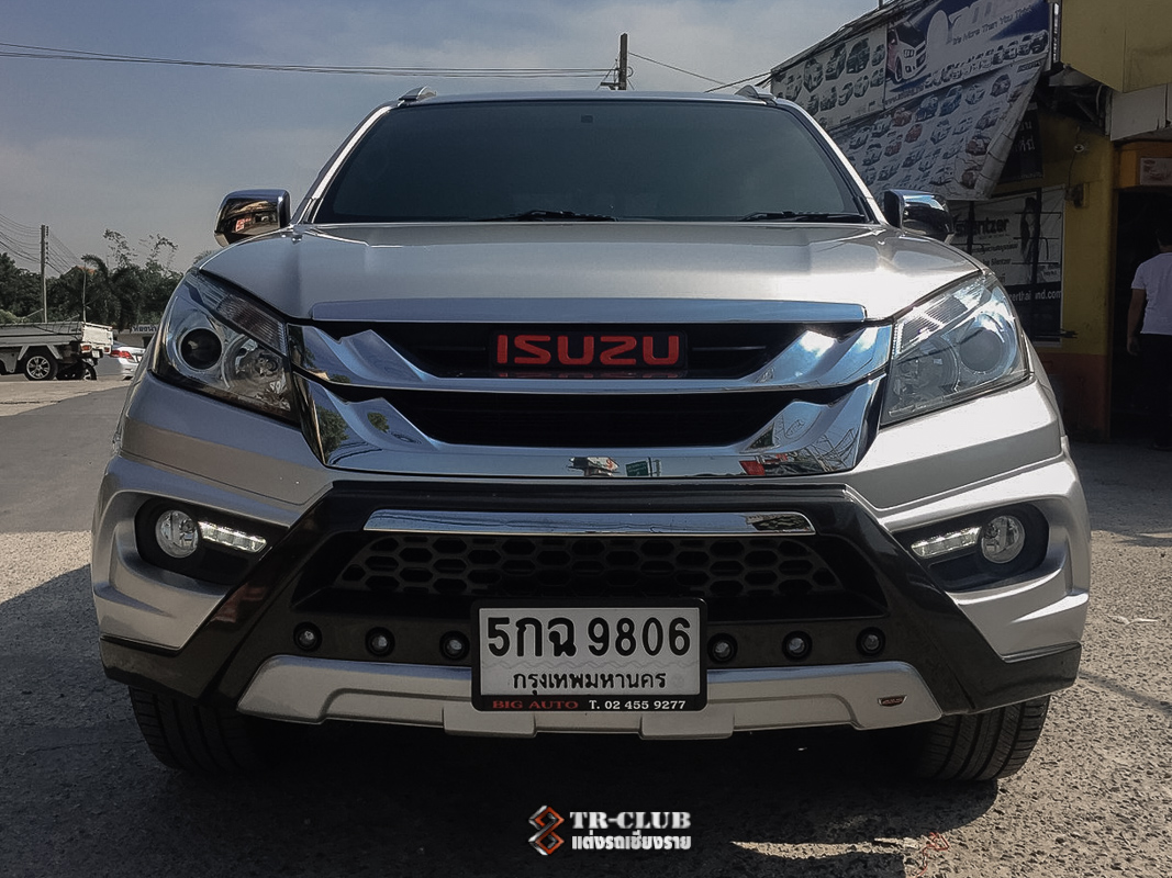 ชุดแต่งสเกิร์ตรอบคัน LUXURY 4x4 MU-X 2012-2016