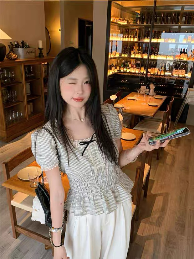 Chunya smock top เสื้อครอปสม็อคเอวแขนสั้น