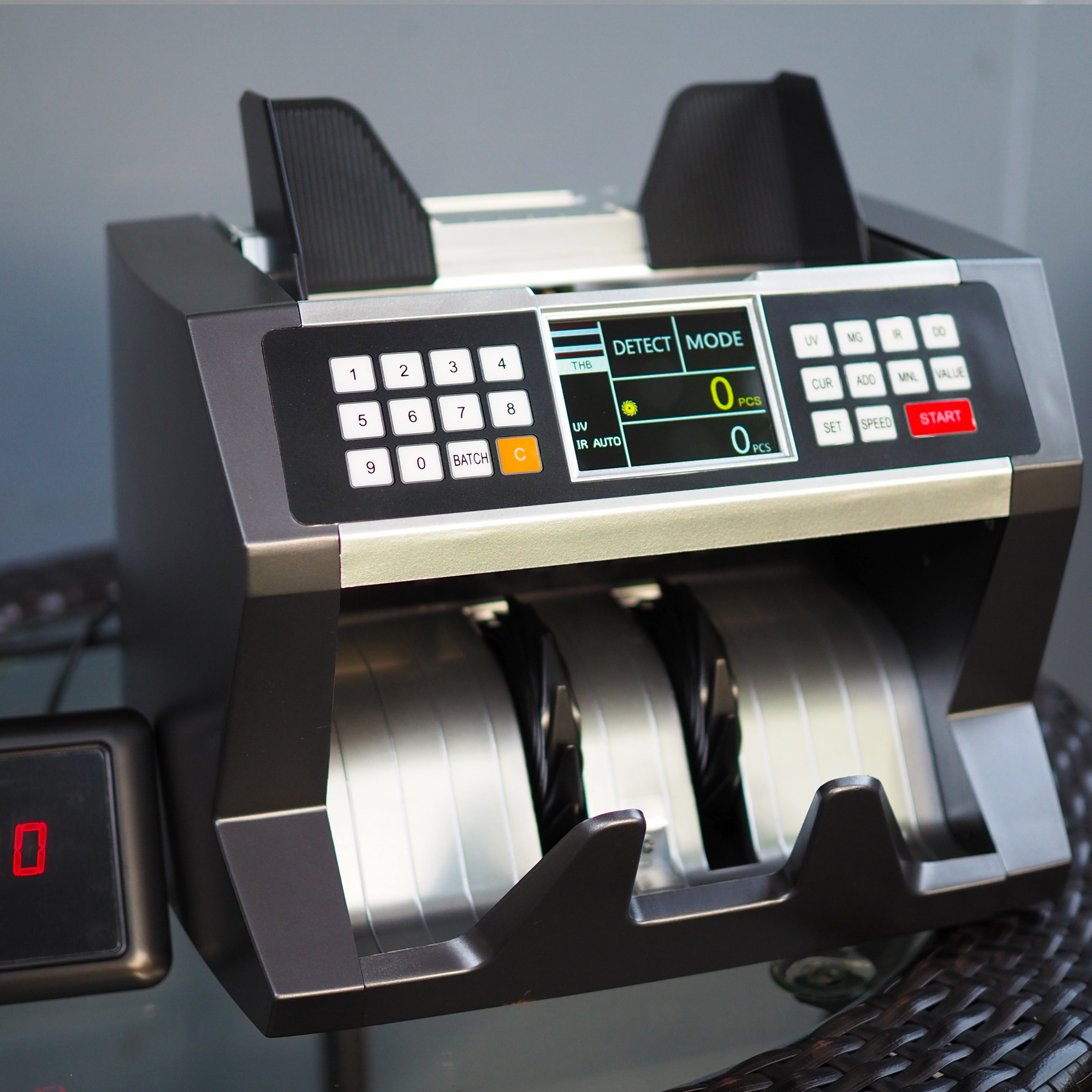 เครื่องนับธนบัตร เครื่องนับเงิน เครื่องนับแบงค์ ตรวจธนบัตรปลอม PHET WT-170T รับประกัน 1 ปี มีใบกำกับภาษี