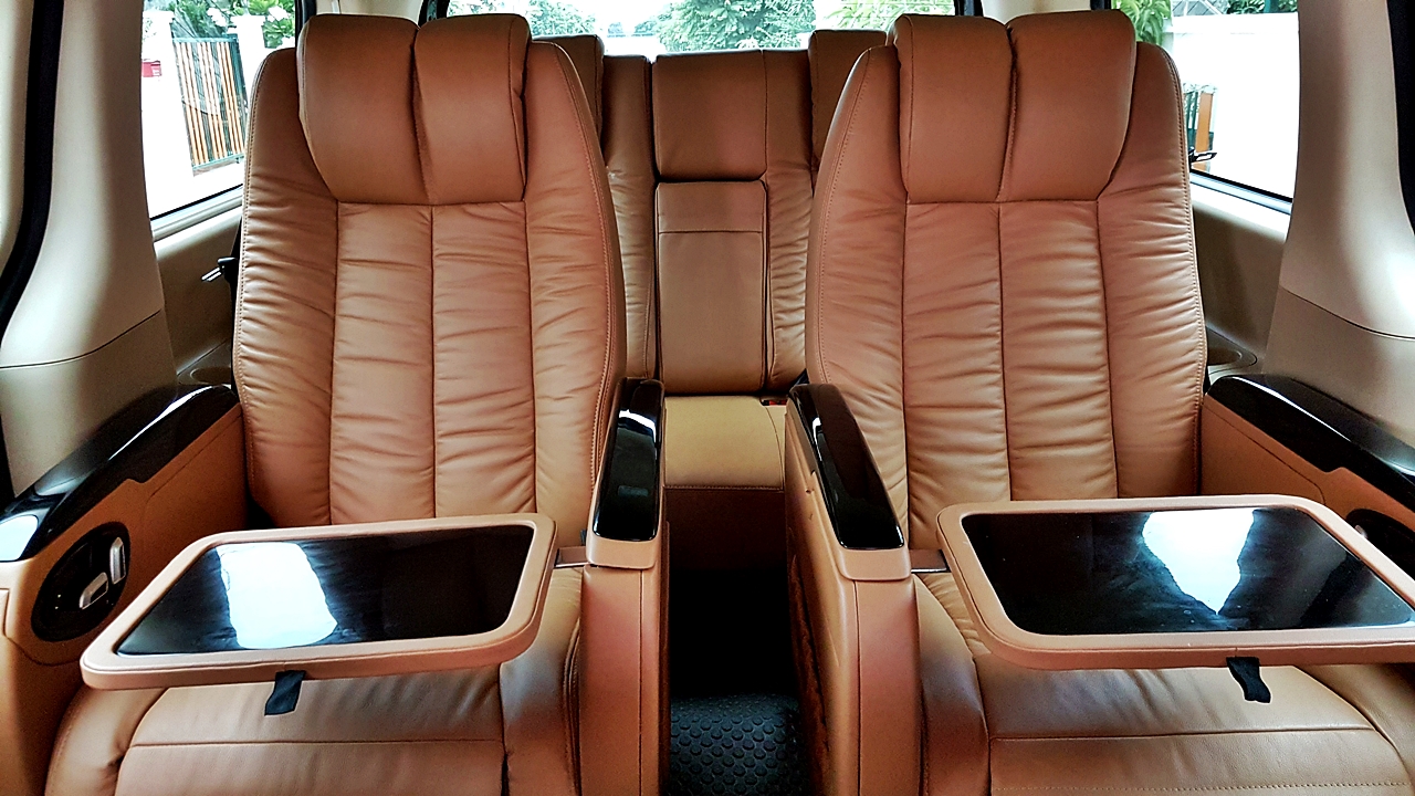 HYUNDAI H-1 DELUXE รถคุณเอกชัยศรีวิชัย [ เบาะ + คอนโซลสูง + เครื่องเสียง + ชุดแต่ง ] - ฮบ7971