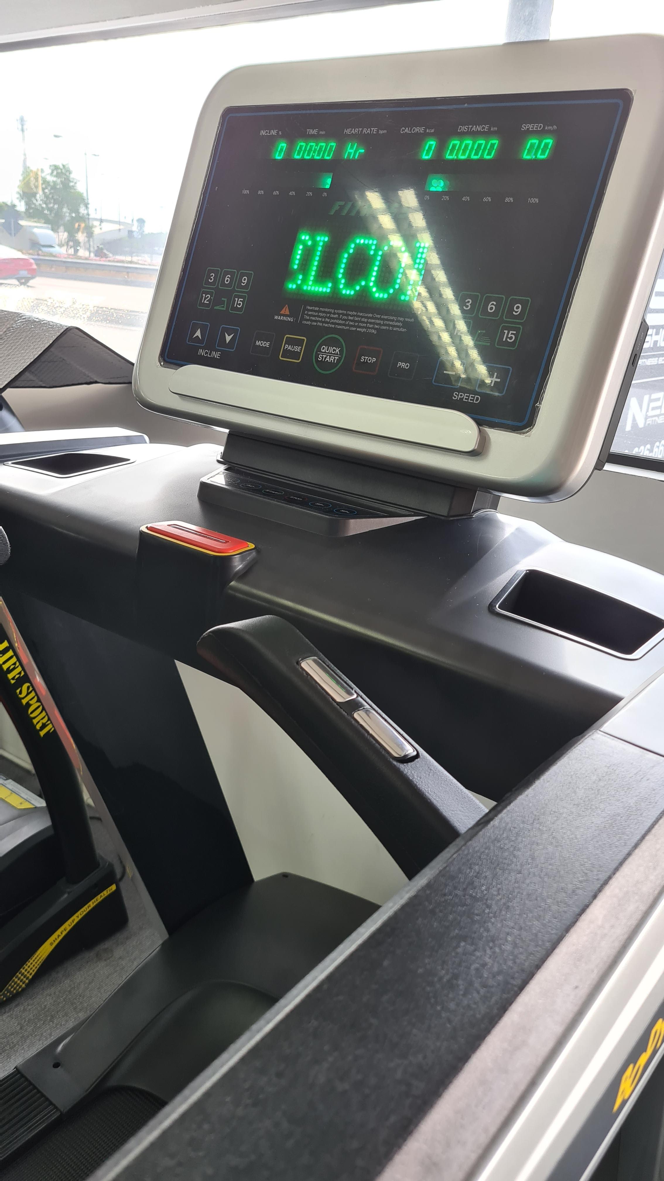 ลู่วิ่งไฟฟ้า Body Strong JB6800 Commercial