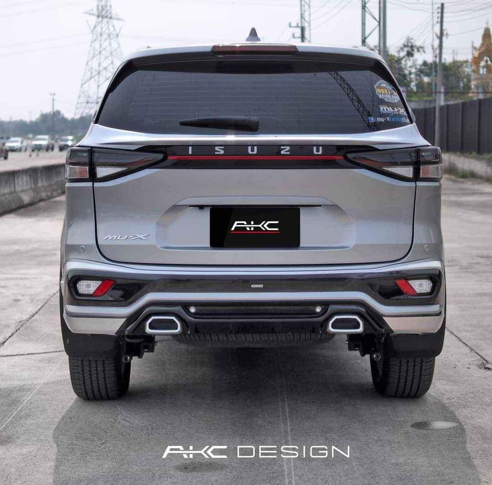 ชุดแต่งสเกิร์ตรอบคัน AKC สำหรับ Mu-X 2021