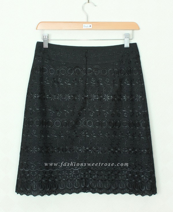 SK-355 กระโปรงทรงเอ ผ้าลูกไม้สีดำ ชายกระโปรงเป็นเชิงลูกไม้