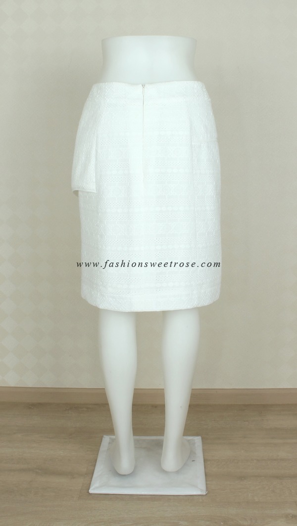 SK-358 กระโปรงทรงเอ ผ้าลูกไม้คอตต้อนญี่ปุ่นสีขาว แต่งกุ้นระบายด้วยผ้าสีขาว