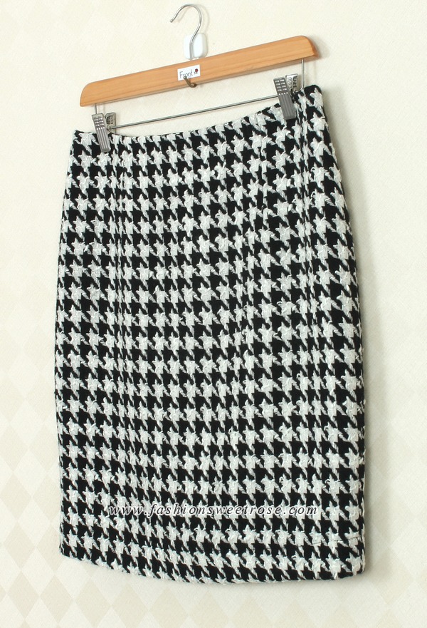 SK-396 กระโปรงทรงดินสอ ผ้า Channel ลายชิโนริ สไตน์เรียบหรู ใส่แมทกับเสื้อผ้าได้ง่าย ผ้าเนื้อดี รีดง่ายค่ะ