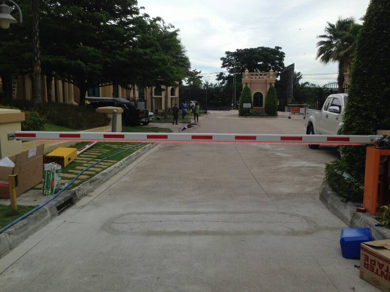 ไฟ led เขียวแดงติดใต้ไม้กั้นรถยนต์