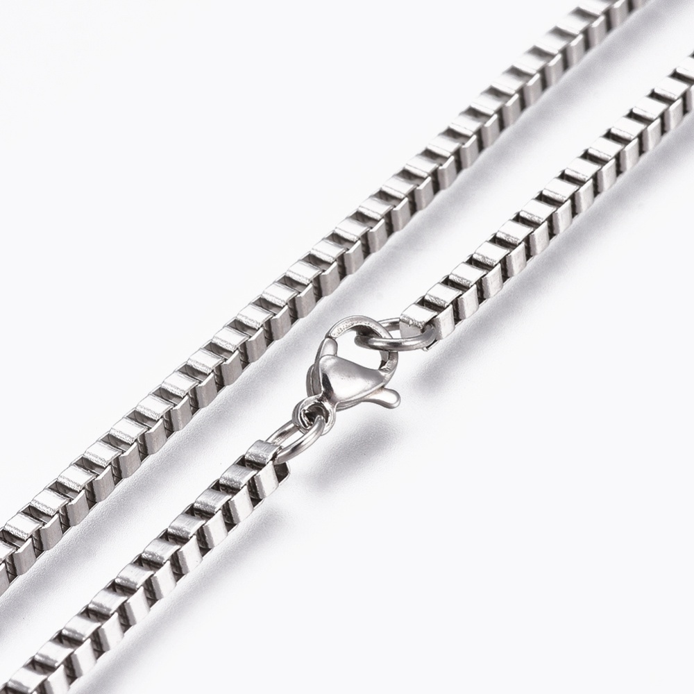 สร้อยคอกระดูกงู สแตนเลส 304 ปล้องสี่เหลี่ยม ขนาด 2.5 มม. พร้อมก้ามปู ยาว 19.7 นิ้ว (50 ซม.) จำนวน 1 เส้น