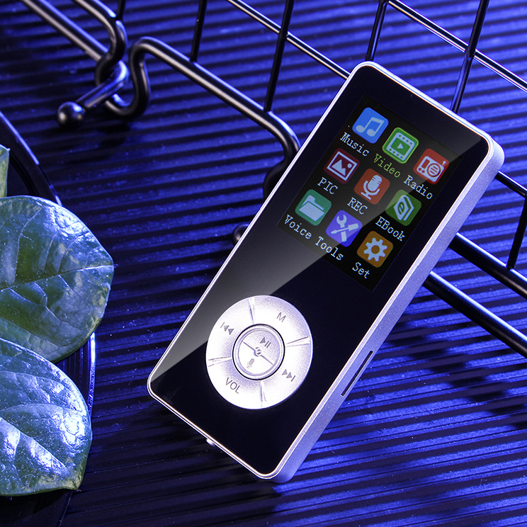 เครื่องเล่น MP4 player รุ่น Bluetooth แถมฟรี!! เมมโมรี่ 2GB+หูฟัง+สายชาร์จโหลดเพลง ครบเซ็ต