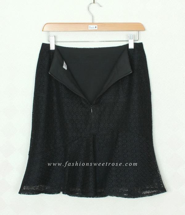 SK-356 กระโปรงแฟชั่น กระโปรงทำงาน กระโปรงทรงย้วย ผ้าลูกไม้เนื้อนิ่มสีดำ ด้านบนออกแบบตัดต่อเข้ารูป