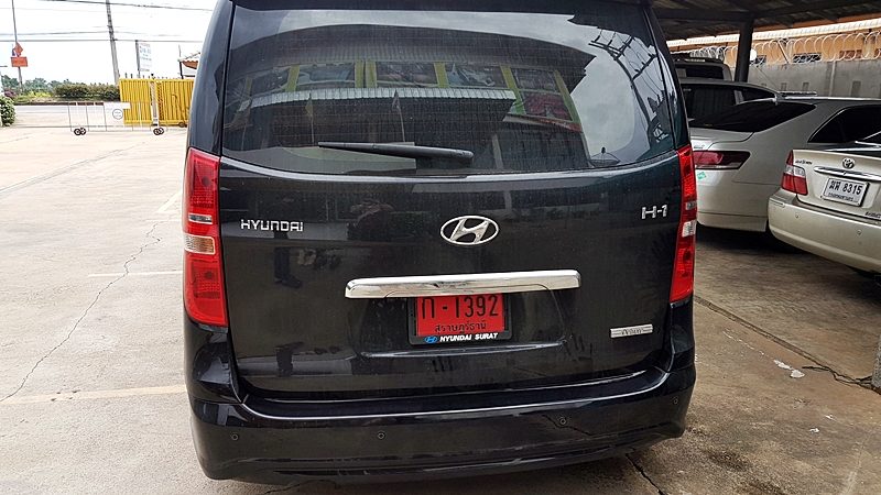 HYUNDAI H-1 DELUXE [ เบาะvipไฟฟ้าทรงโซฟา + คอนโซลเตี้ย + ผ้าม่านรถ ]- {ก-1392}