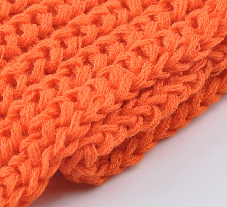 ผ้าพันคอไหมพรมนิตติ้งสีแดงส้มสดใส หนานุ่ม อุ่นมาก ขนาด 1.8m x 25cm (7 1/8"x9 7/8"),1 ชิ้น